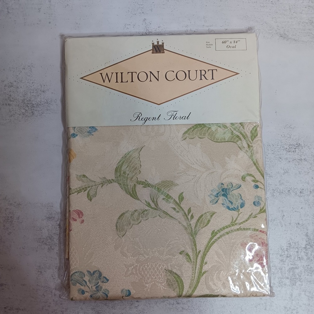 VTG Wilton Court Tablecloth 60x84 Oval Regent Floral Cottagecore Shabby Chic NWT